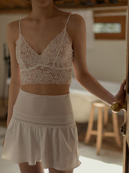 Elegant signature lace wirefree bralette